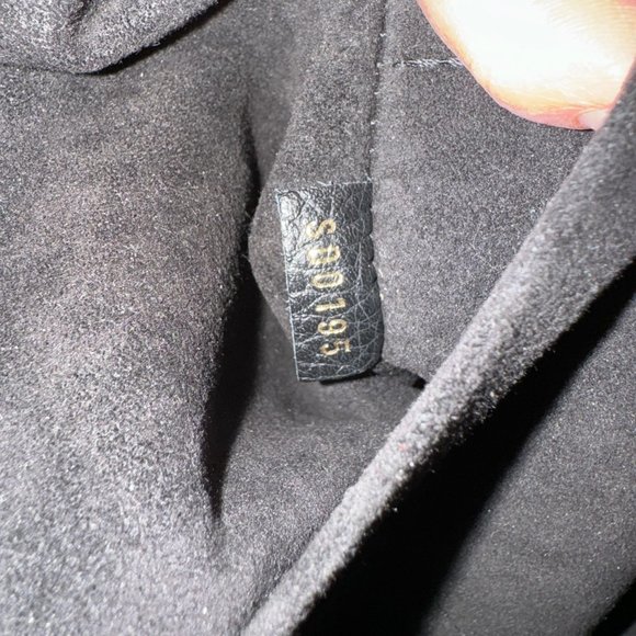 LOUIS VUITTON Monogram Retiro NM Noir Purse - Picture 8 of 10